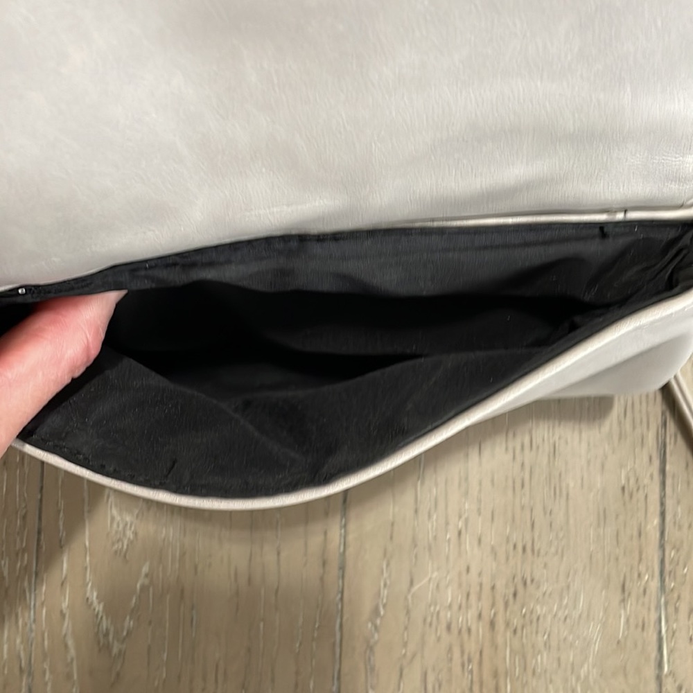 Nine West crossbody bag - Picture 4 of 9